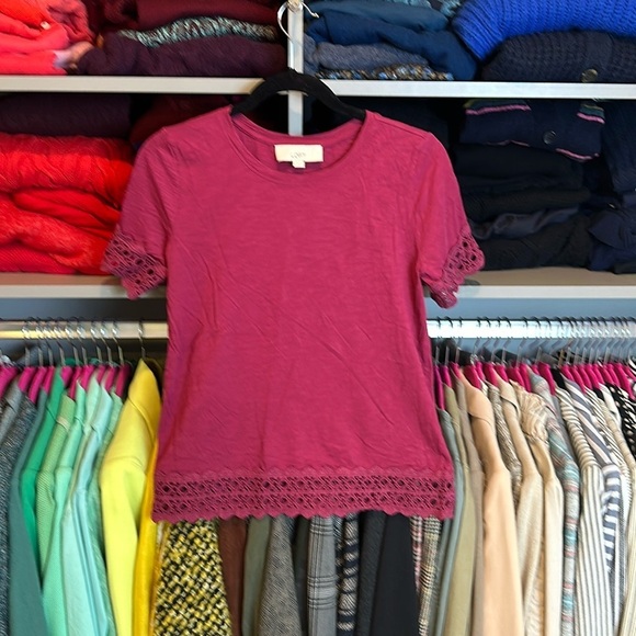 Loft cranberry short sleeve scoop neck embroidered top size XS​ - Picture 1 of 6